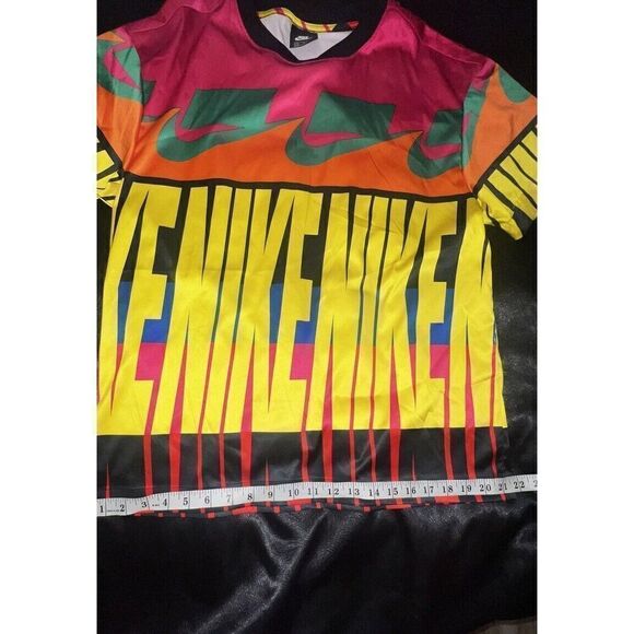 Nike Sportswear Nike Sportswear Logo T-shirt Multicolor size small, Oversized - Picture 7 of 11